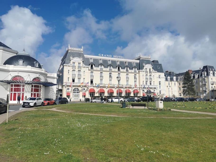 Cabourg Cosy, Appartement Refait A Neuf, 5 Min A Pied De La Mer Eksteriør billede